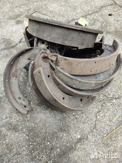 Тормозные колодки и опорный диск на УАЗ