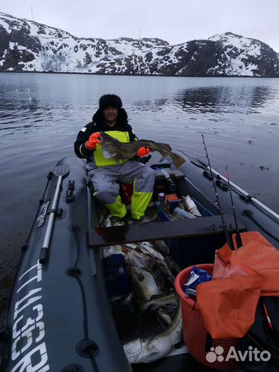 Лодка с мотором