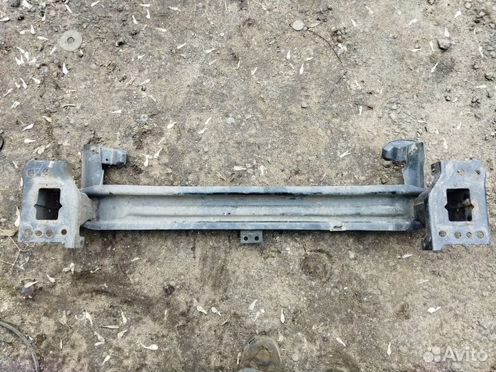 Усилитель переднего бампера VW Tiguan