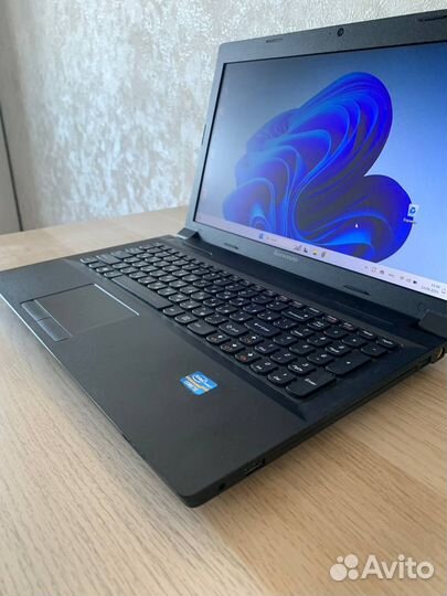 Ноутбук Lenovo i5/Nvidia/SSD 128