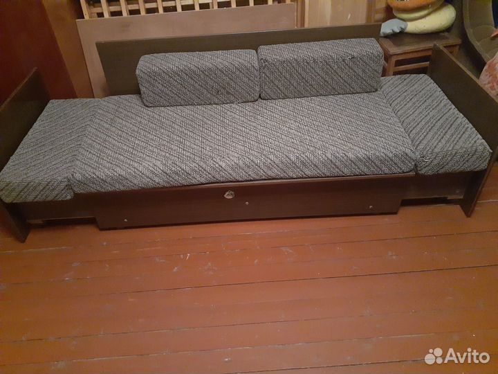 Диван прямой раскладной бу