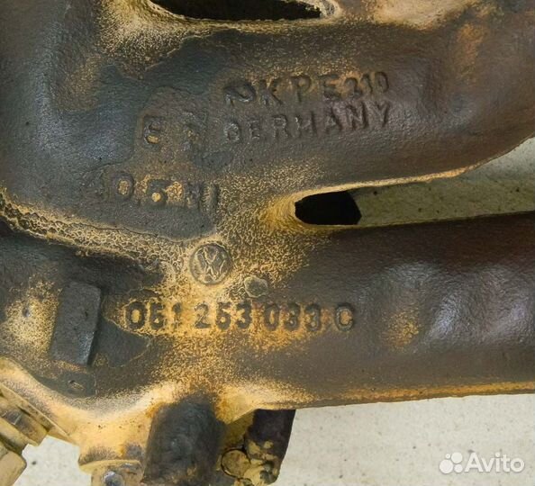 Коллектор выпускной VW Passat B3 1.8 ABS (дефект)