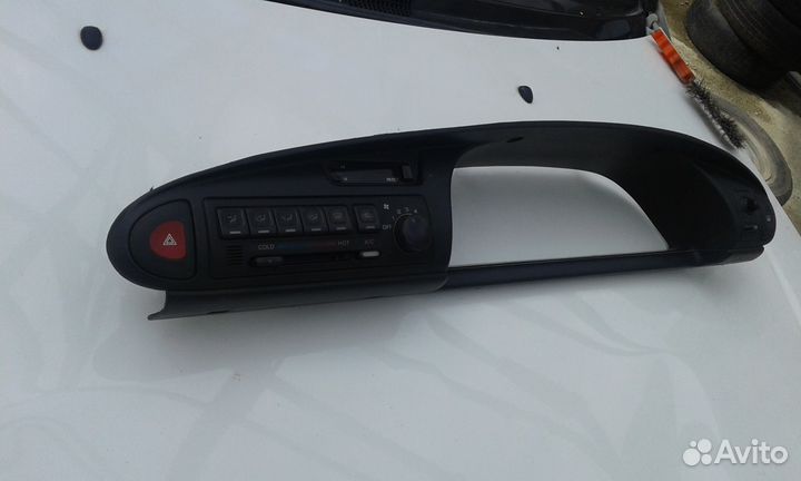 Блок управления кондиционером nissan bluebird U 13