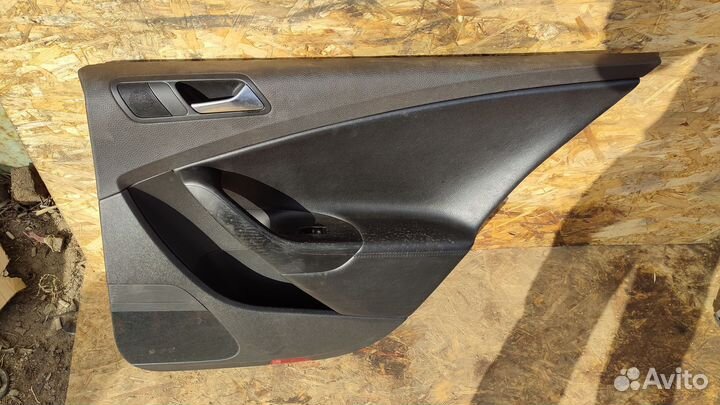Задняя правая дверная карта Vw Passat b6 седан