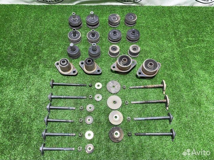 Подушка кузова Toyota Land Cruiser HDJ101 1HD-FT