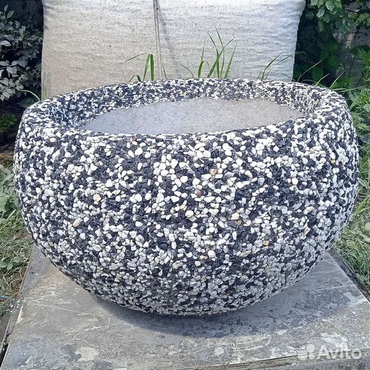 Вазы,вазоны уличные для цветов из бетона