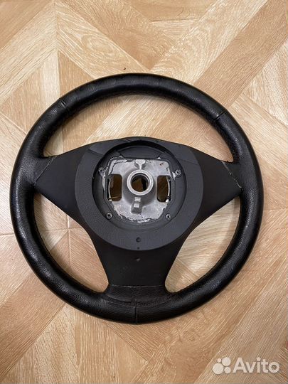 Спорт руль e60 под кнопку с подогревом