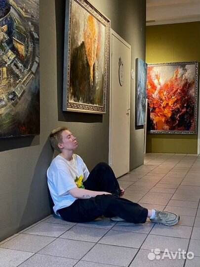 Администратор, бармен, помощник руководителя