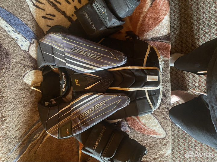 Хоккейные шорты и нагрудник bauer