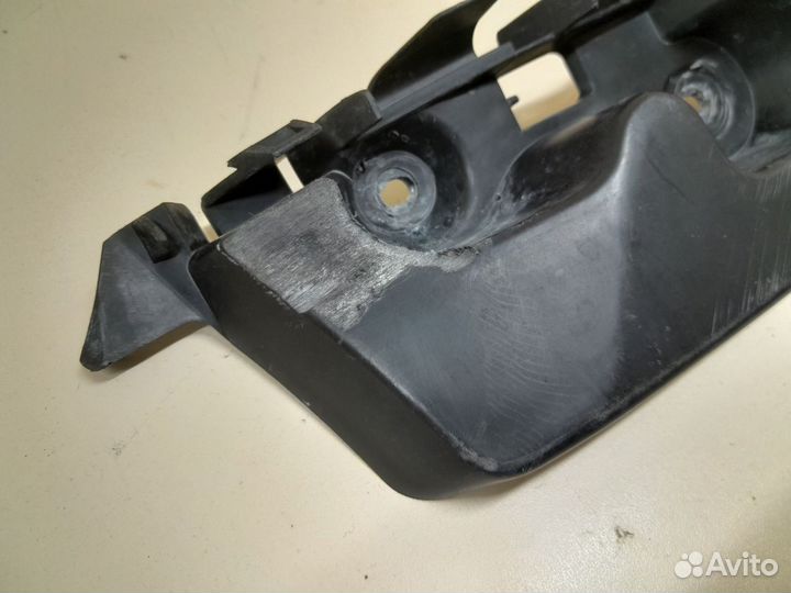 Кронштейн переднего бампера левый Renault Duster 2