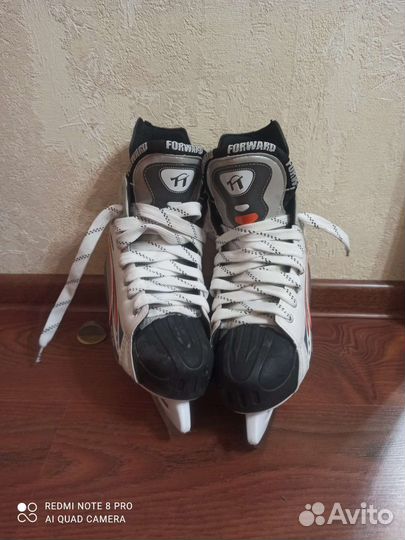 Коньки хоккейные