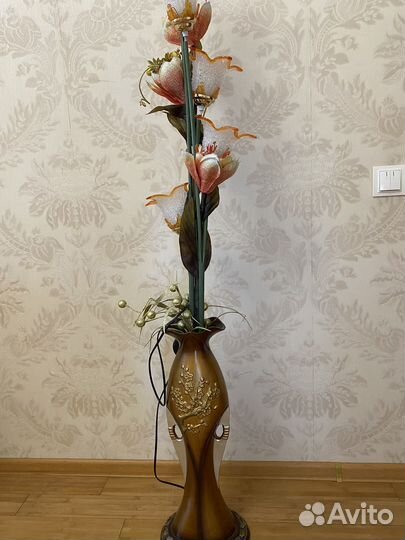 Напольный светильник