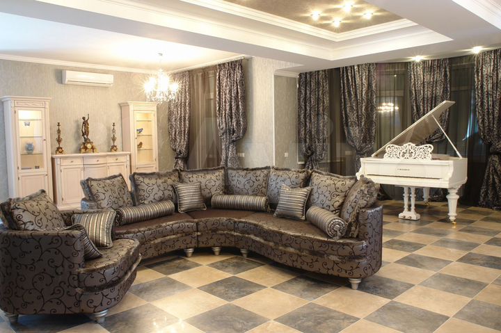 Дом 441,2 м² на участке 8,9 сот.