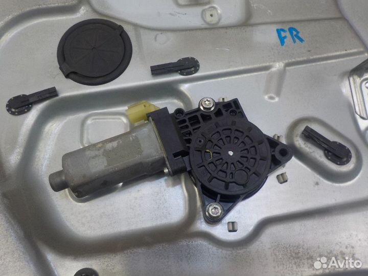 Стеклоподъемник электрический передний правый Kia