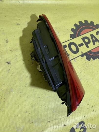 Фонарь левый в крышку багажника Киа Церато 3 (YD)