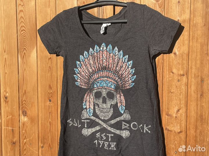 Футболка Saltrock -8- Женская с черепом
