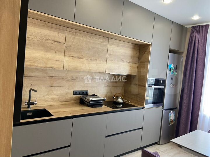 2-к. квартира, 65 м², 7/12 эт.