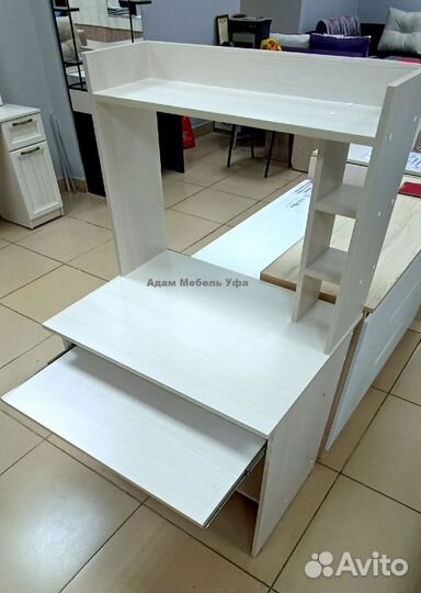 Стол компьютерный