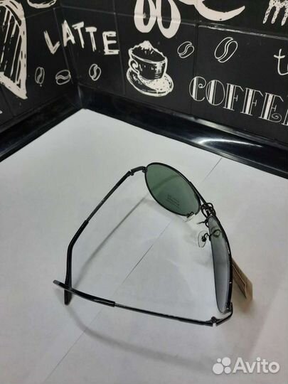 Новые очки (солнцезащитные)