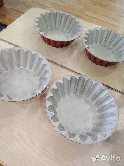 Корзинка плетеная, формы для кексов
