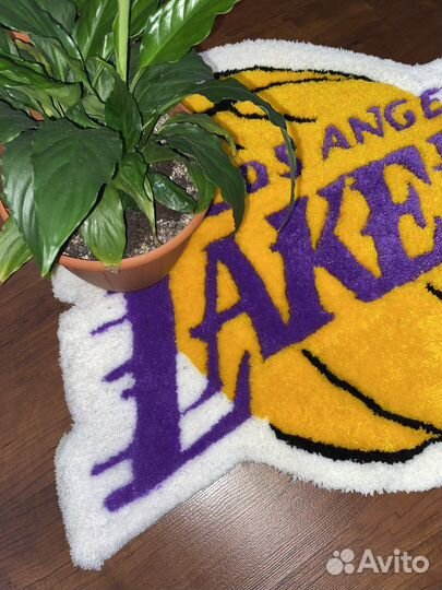 Ковер ручной работы «Lakers»