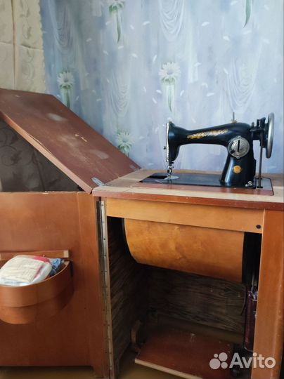 Швейная машинка умз им Калинина