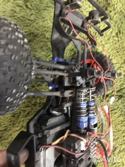 Машинка на радиоуправлении большая