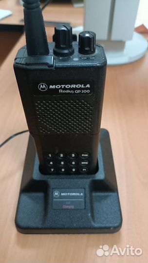 Комплект из 3-х раций, Motorola и два Vector VT-44