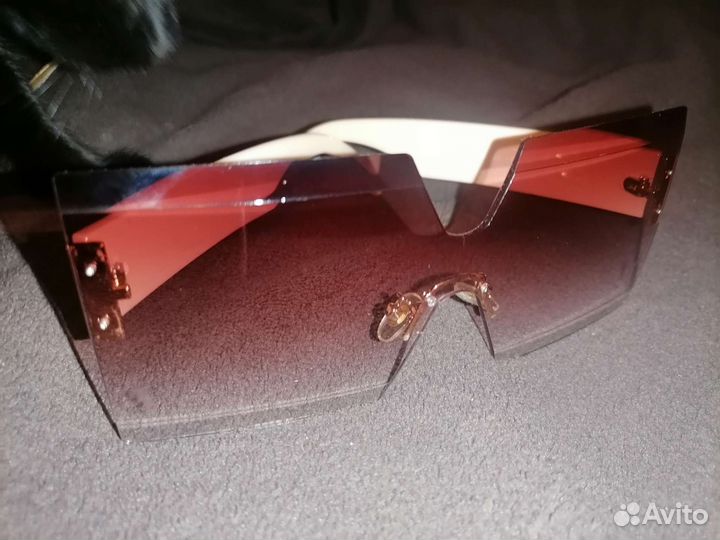 Солнцезащитные очки