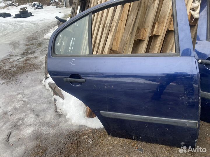 Skoda octavia тур A4 1U дверь