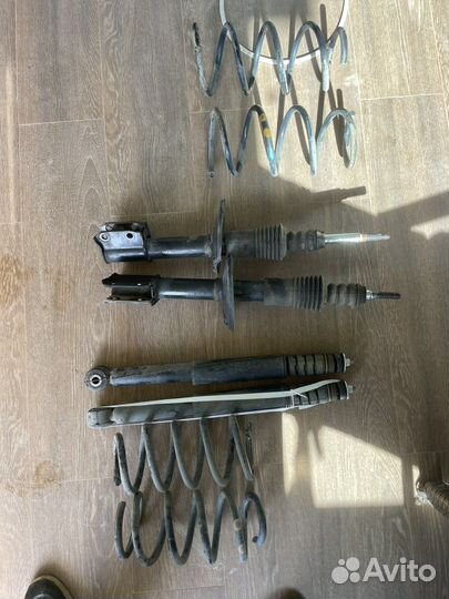 Стойки с пружинами Лада Ларгус