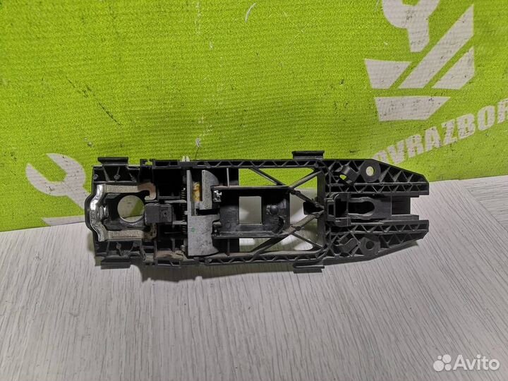 Ручка двери передней наружная левая Шкода Йети