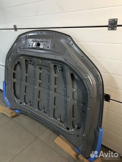 Капот Toyota Fortuner