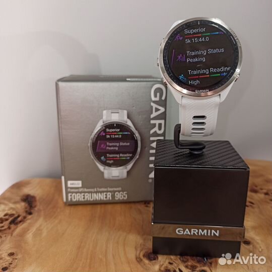 Часы Garmin Forerunner 965 белые, титановый безель