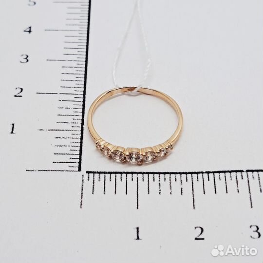 Золотое кольцо с камнем 17р