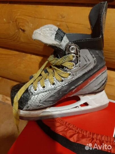 Хоккейные коньки bauer