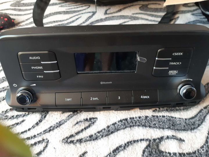 Продам новую штатную магнитолу от кия Селтос