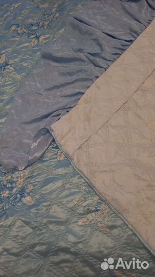 Покрывало на кровать атлас с оборками 200*220см