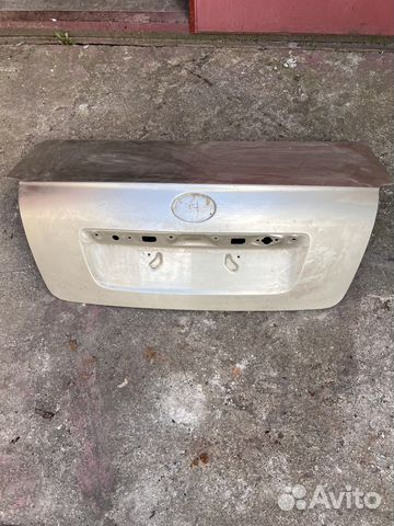 Продам крышку багажника Toyota Avensis