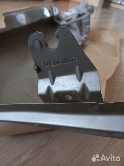 Крыло переднее левое б/у Renault Duster