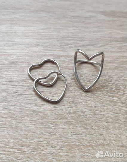 Серебряное кольцо и серьги