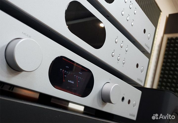 Интегрированный усилитель AudioLab 7000A