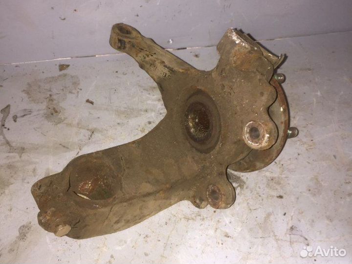 Кулак поворотный передний правый Ford Focus 2 DA