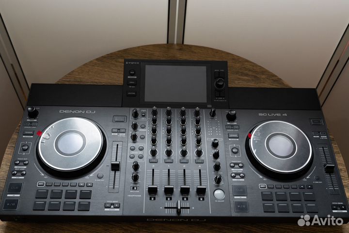 Denon DJ SC 4 live