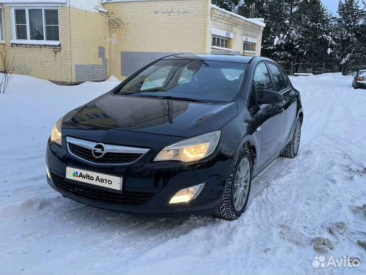 Opel Astra 1.4 МТ, 2011, 150 000 км