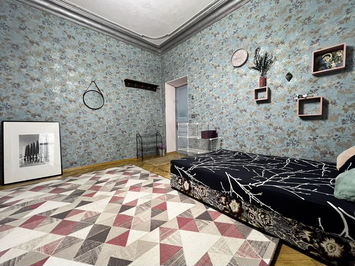Комната 25 м² в 4-к., 2/4 эт.