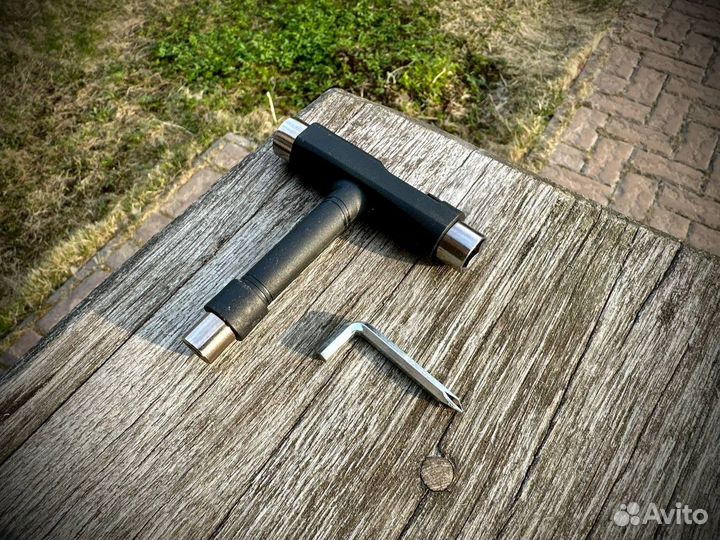 Ключ для скейтборда, лонгорда и серфскейта