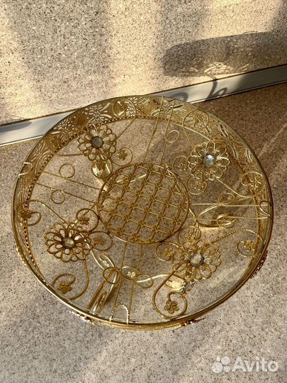 Тортница на ножке