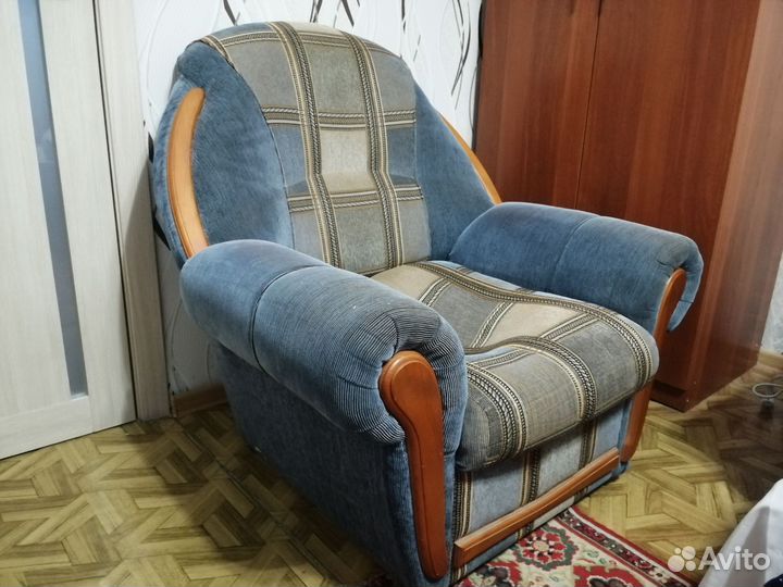 Диван и два кресла