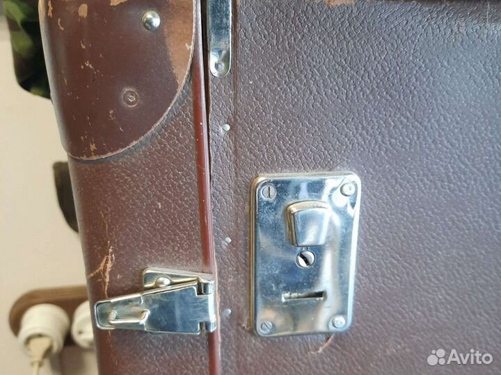 Чемодан старинный